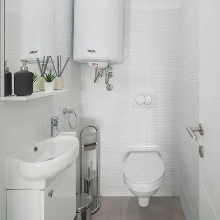 Stunning In Novigrad With Kitchen Сasa de vacaciones